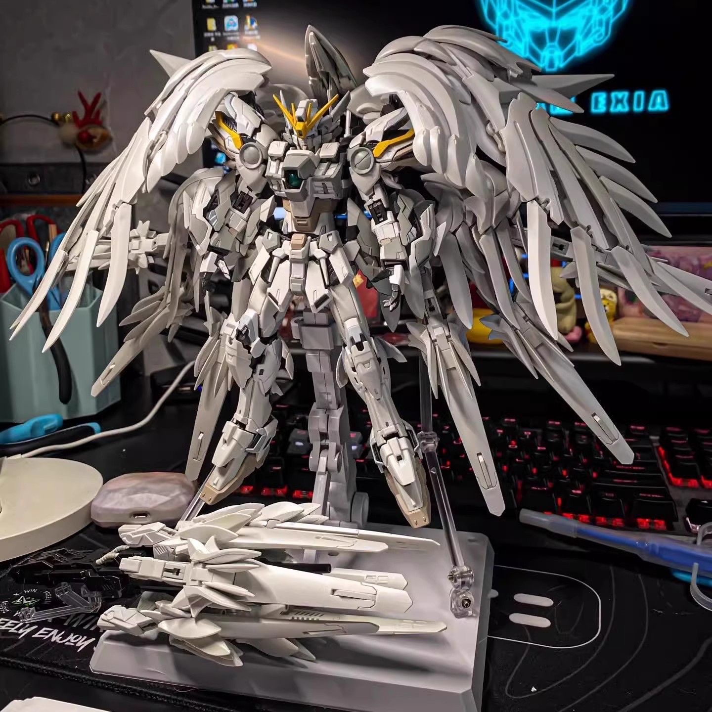 In Stock Daban 8827 Wing Zero  - Model Kit Gundam Wing review and price